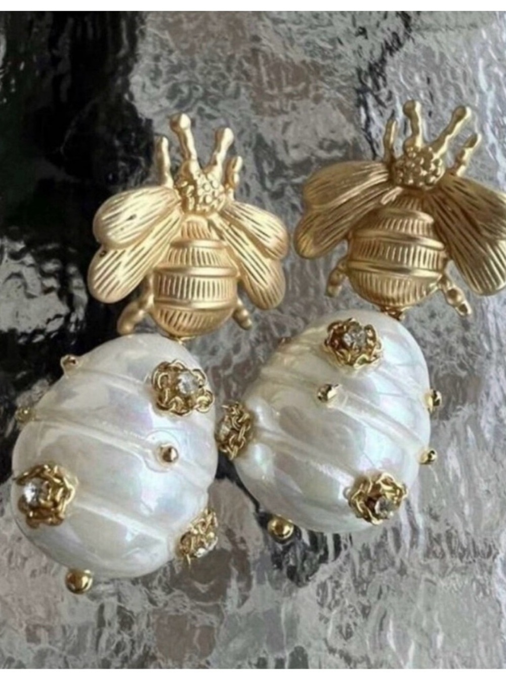 Gold Bee and Pearl Drop Earrings - Women Jewelry hypoallergenic - Picture 7 of 9